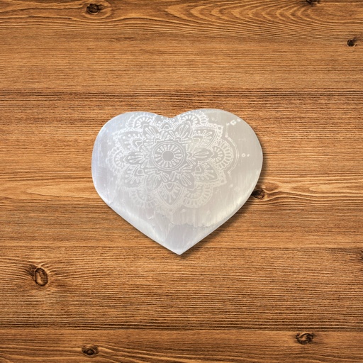 [SelW-17] Corazón de selenita - 7-8cm - Mandala Grabada